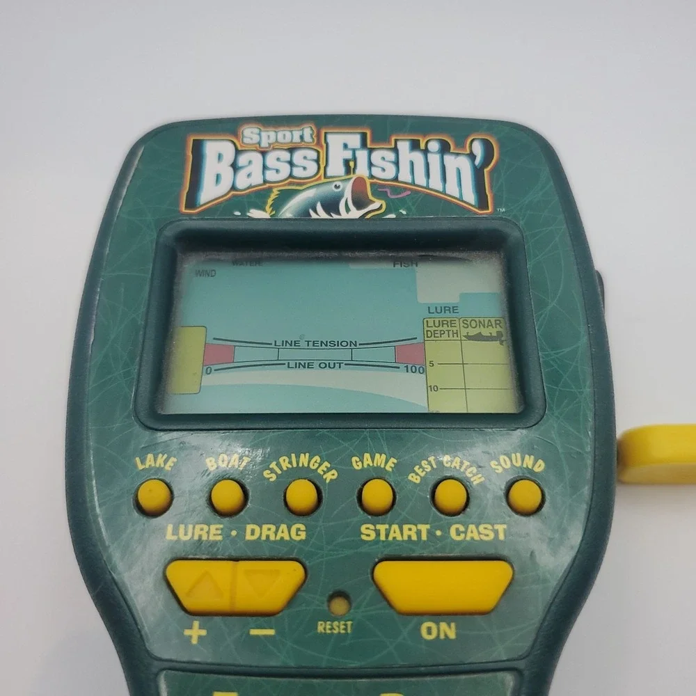 VTG Radica Sport Bass Fishin' Electronic Handheld Game 1998- TESTED - WORKING